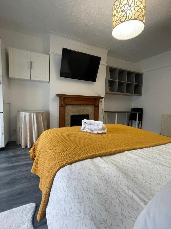 Beautiful Private In Willesden Apartment London
