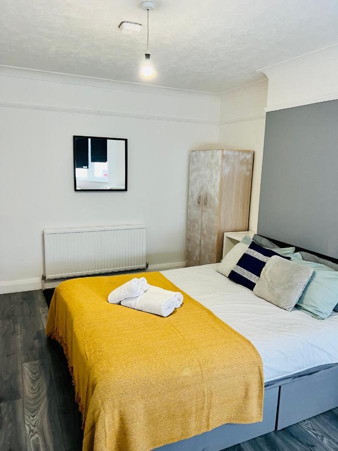 Beautiful Private In Willesden Apartment