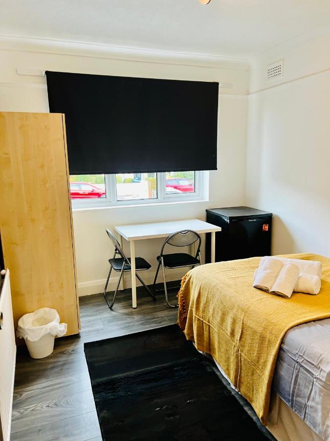 Beautiful Private In Willesden Apartment *